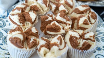 BOLU KUKUS PANDAN DAN CAPUCINO MEKAR