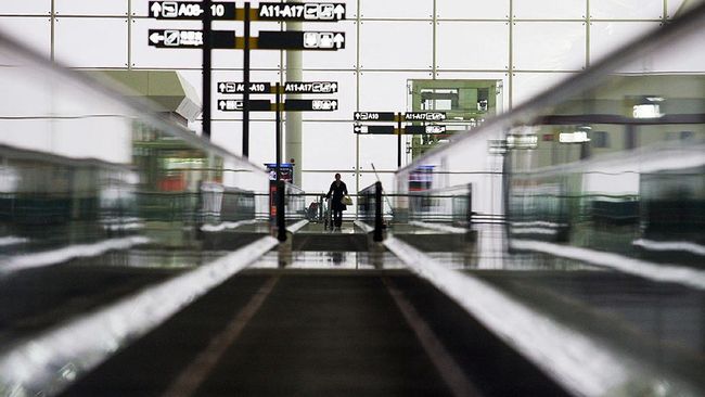 Covid Tak Kunjung Reda, China Batasi Warga ke Luar Negeri Imigrasi China mengatakan perjalanan hanya diizinkan untuk tujuan esensial, seperti pekerjaan, studi, bisnis dan penelitian ilmiah.