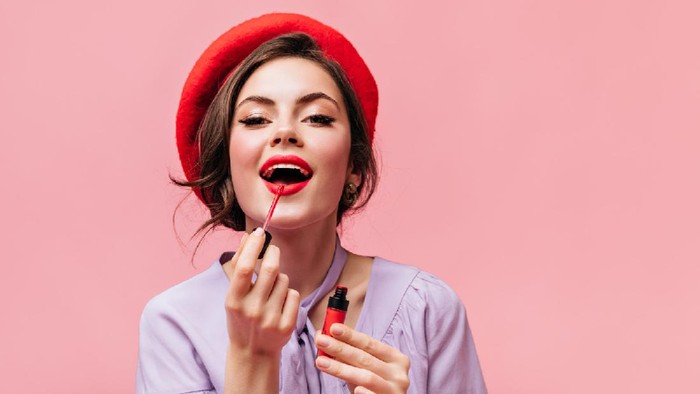 Cari Tahu 6 Kepribadian Seseorang dari Warna Lipstik Favorit: Nude Orangnya Sedikit Pemalu!
