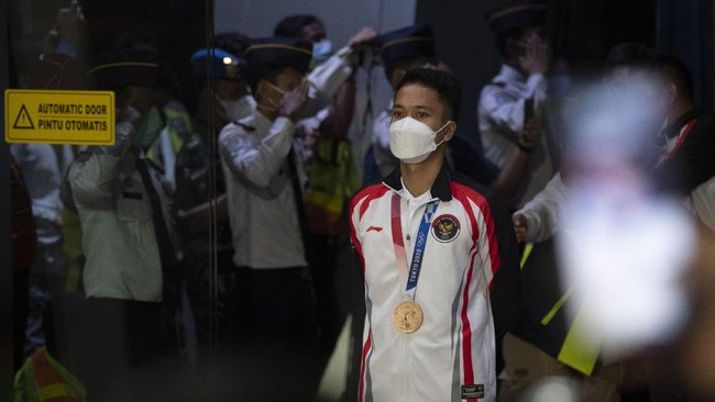 Sejumlah atlet peraih medali di Olimpiade Tokyo 2020 mengaku penasaran dengan jumlah bonus yang bakal diberikan pemerintah.