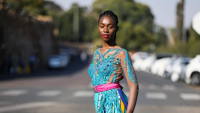 Lehlogonolo Machaba yang berusia 24 tahun menjadi kontestan transgender pertama dalam kontes kecantikan Miss Afrika Selatan.
