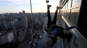 FOTO: Menikmati Sensasi Dengkul Lemas di Sampa Sky
