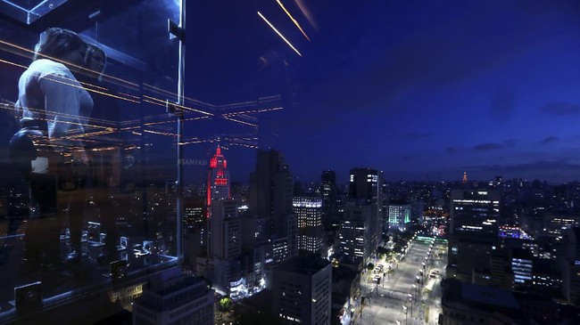 FOTO: Menikmati Sensasi Dengkul Lemas di Sampa Sky