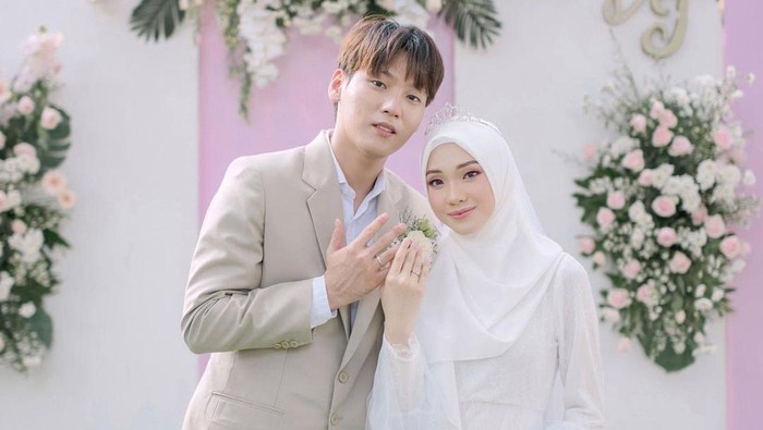 Pernikahan Daehoon dan Julia Prastini