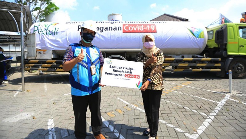 Kami berharap dengan bantuan oksigen ini dapat memberikan sumbangsih yang berarti untuk penanganan pandemi Covid-19 di Jawa Timur.