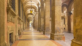 Bersantai di Portico, Teras Klasik yang Masuk Daftar UNESCO