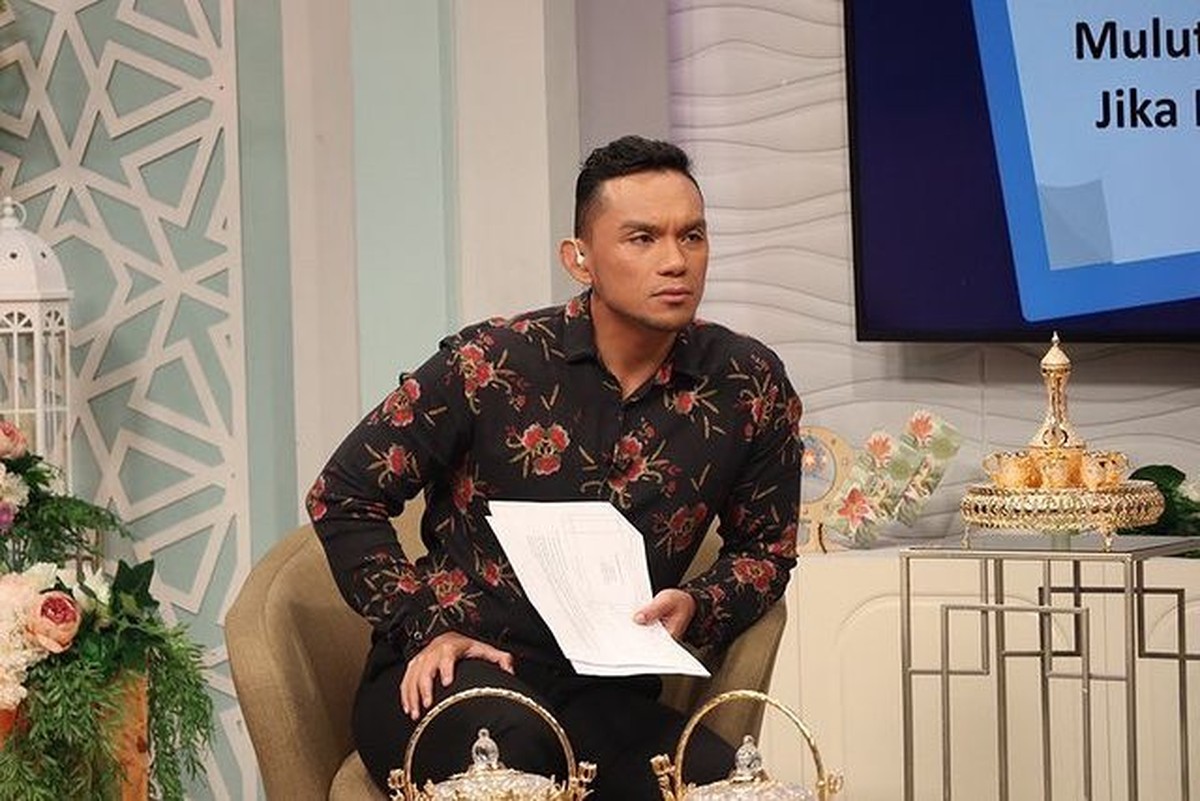 Fakhrul Razi mantan Rina Nose yang pernah melamarnya di atas panggung namun berakhir kandas&period; Yuk kita intip potret terbarunya&excl;