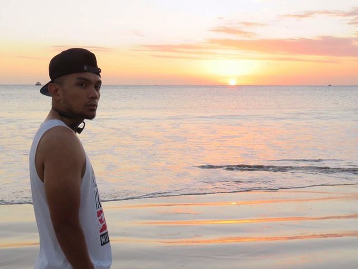 Fakhrul Razi mantan Rina Nose yang pernah melamarnya di atas panggung namun berakhir kandas&period; Yuk kita intip potret terbarunya&excl;