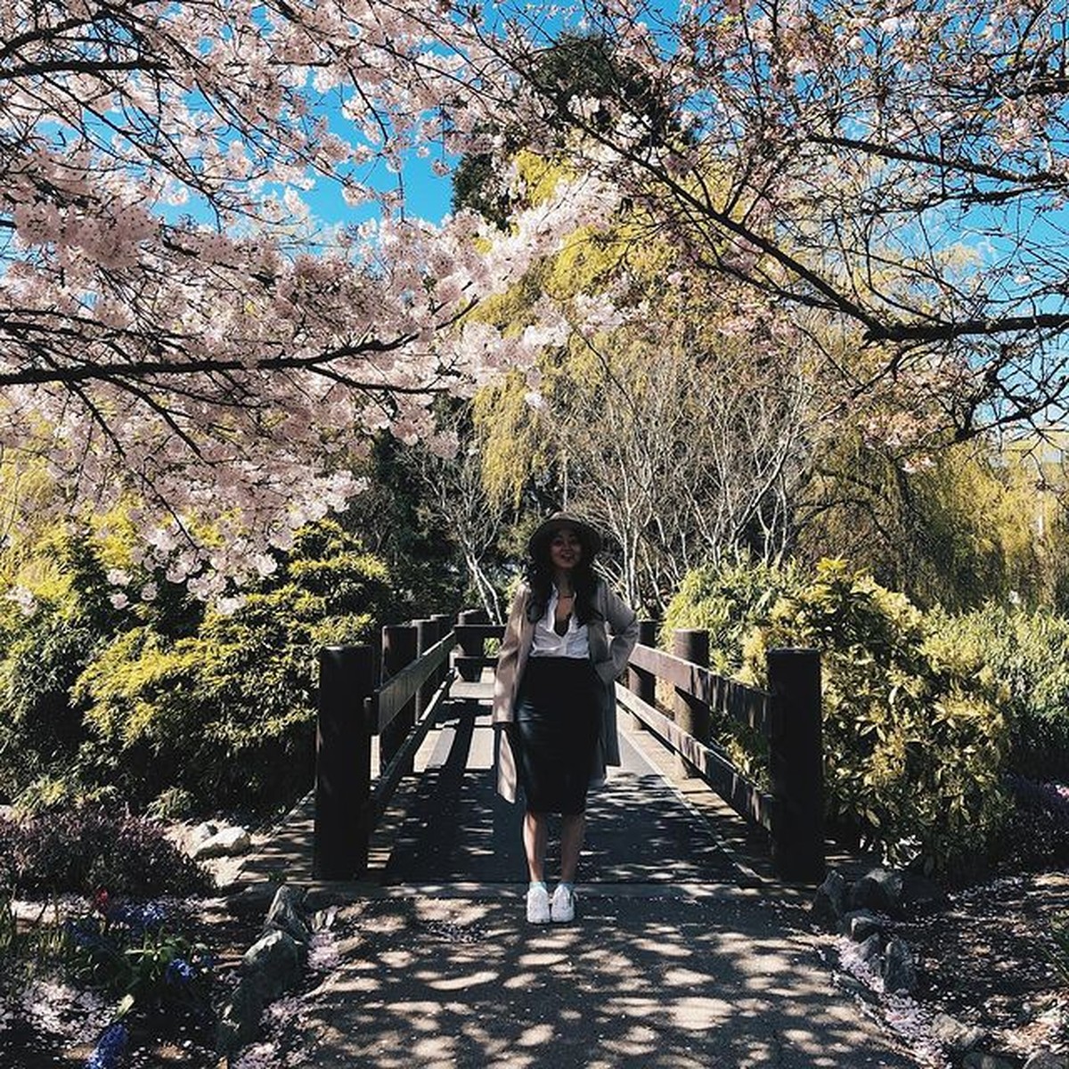 Gisela Cindy diketahui menempuh pendidikan di Kanada hingga ia mendapatkan izin menetap disana&period; Yuk intip potret kehidupannya&excl;