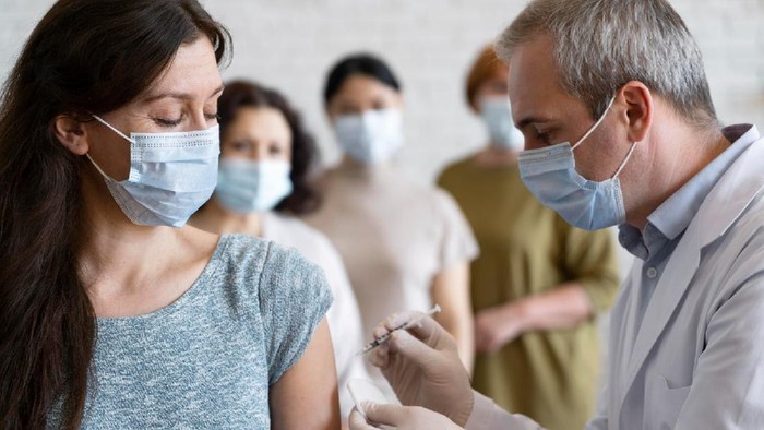 Sudah Vaksinasi Tapi Masih Kena Covid-19, Kok Bisa Ya? Ini Menurut Ahli