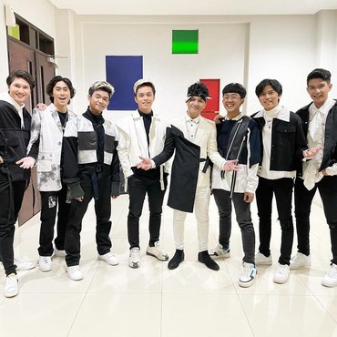 Lirik Lagu Baby - Un1ty