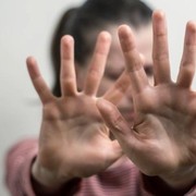 Nggak Cuma Fisik, 4 Bentuk Kekerasan dalam Hubungan Ini Juga Patut Kamu Waspadai!
