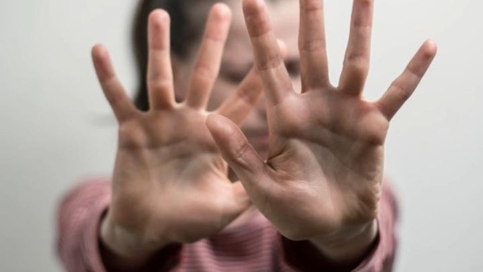 Nggak Cuma Fisik, 4 Bentuk Kekerasan dalam Hubungan Ini Juga Patut Kamu Waspadai!