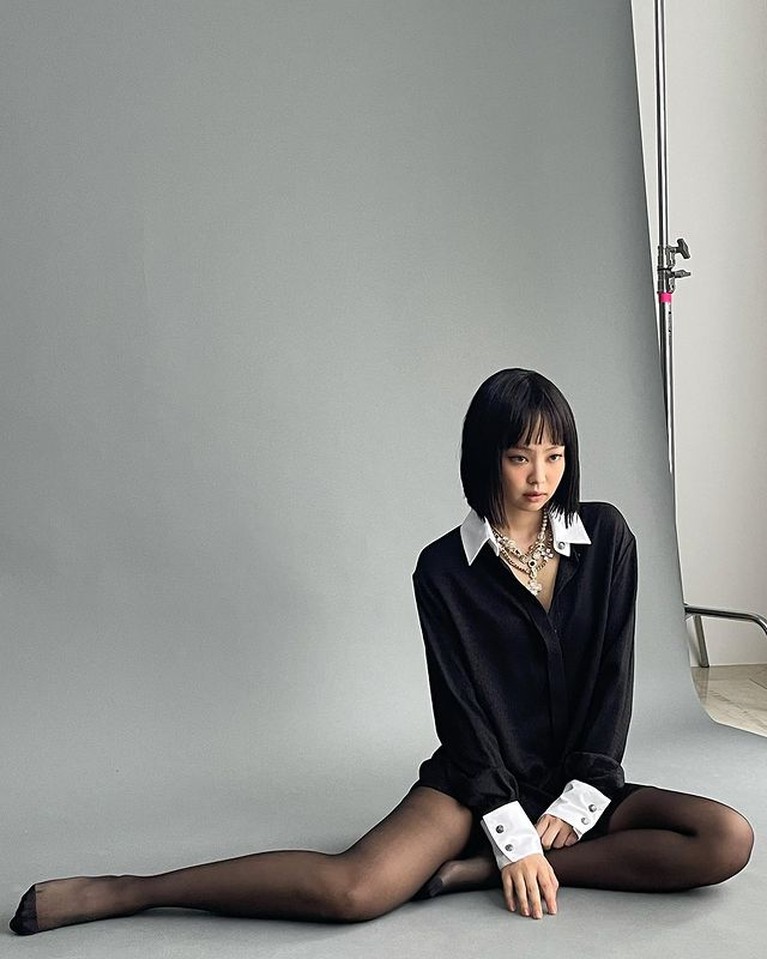 Gaya Rambut Terbaru Jennie BLACKPINK yang Jadi Sorotan Jennie BLACKPINK kerap gonta-ganti gaya rambutnya. Gaya rambut terbaru jadi sorotan. Yuk kita lihat seperti apa!