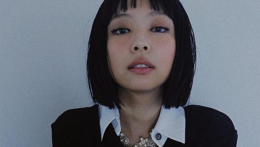 Jennie BLACKPINK kerap gonta-ganti gaya rambutnya. Gaya rambut terbaru jadi sorotan. Yuk kita lihat seperti apa!