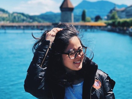 Cerita Keseharian Gisela Cindy Adik Gracia Indri Kerja di Toko Furnitur di Kanada