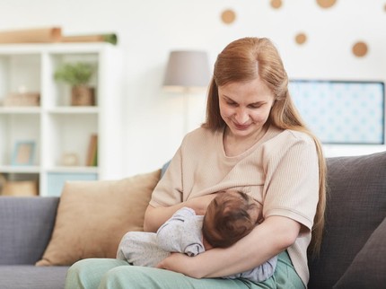 Penyebab Anak Mogok Nyusu Saat Bunda Tandem Nursing, Rasa ASI Jadi Asin