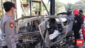 Menggoyangkan Mobil Saat Isi BBM Bisa Menyebabkan Kebakaran Mobil
