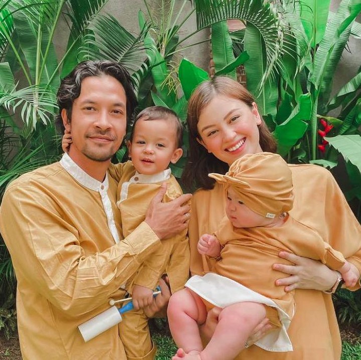 <p>Kimberly Ryder kini sedang menikmati perannya sebagai bunda dua anak. Ya, dengan Edward Akbar, mereka dikaruniai dua anak yang menggemaskan. (Foto: Instagram @kimberlyryder)</p>