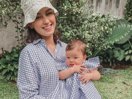 7 Potret Menggemaskan Kimberly Ryder dan Dua Anaknya yang Berwajah Blasteran