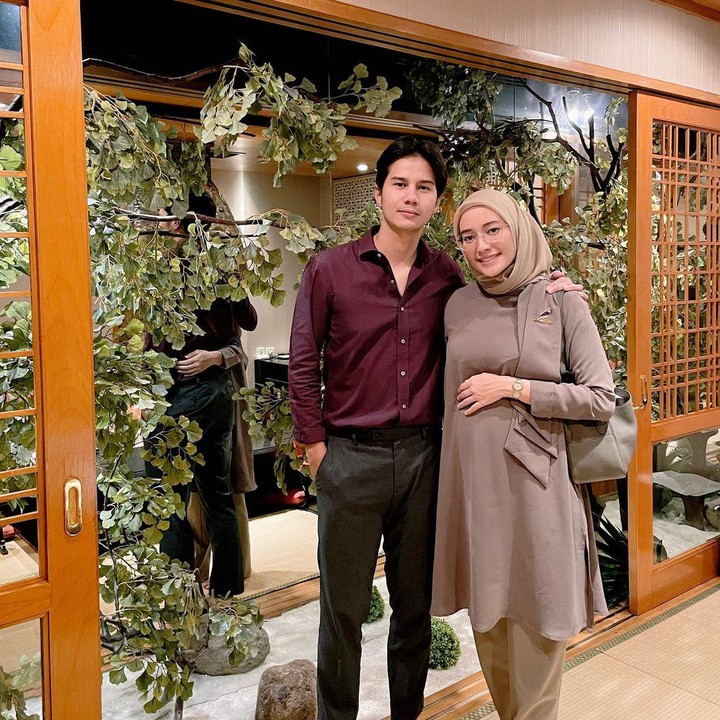 <p>Pada 14 Februari 2021, Mega Iskanti mengumumkan dirinya tengah mengandung calon buah hati pertama. Saat itu usia kandungannya sudah memasuki minggu ke-16. (Foto: Instagram @megaiskanti)</p>