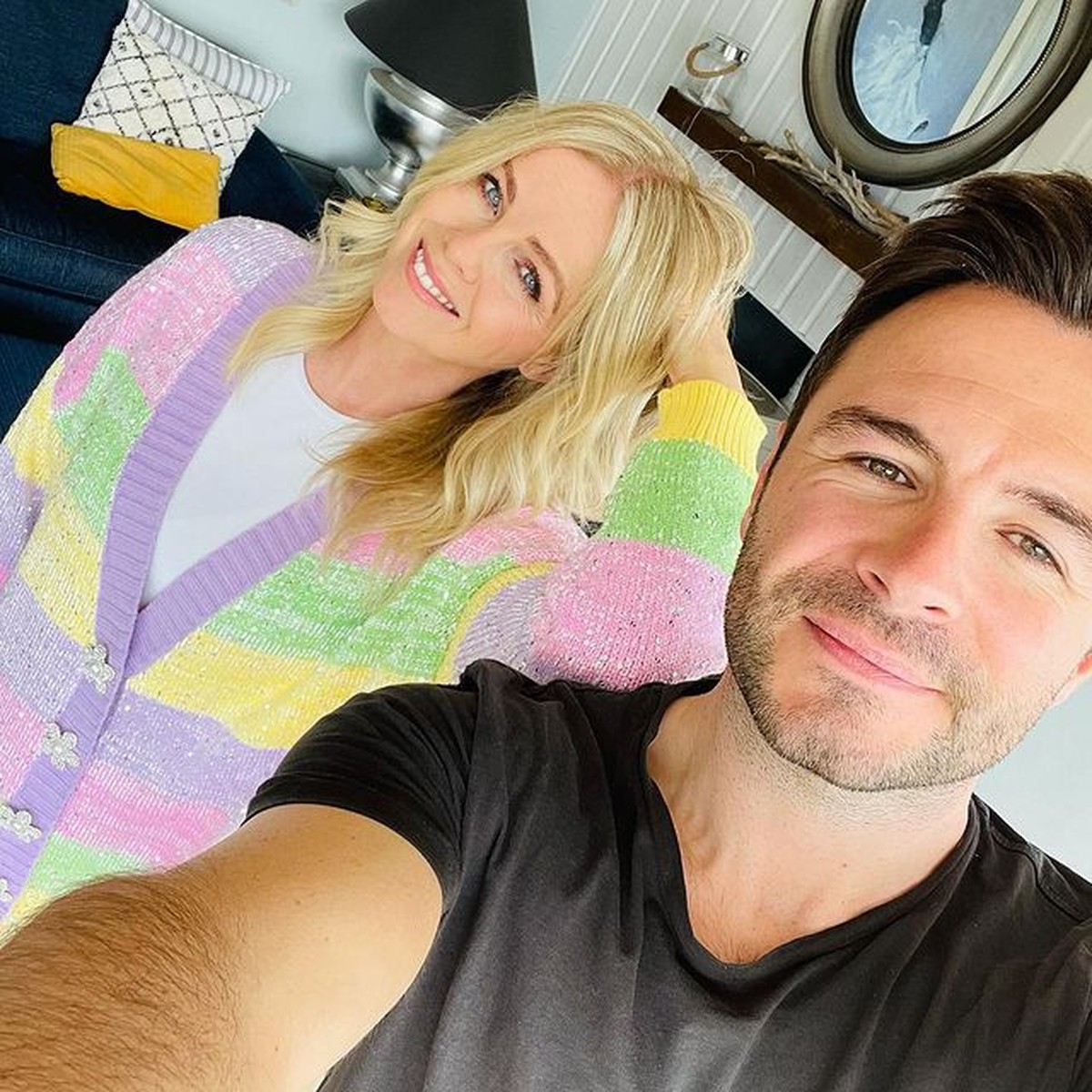 Pernikahan Shane dengan Gillian Walsh pada 2003 lalu hingga kini tampak harmonis dengan tiga orang anak&period; Yuk kita intip&excl;