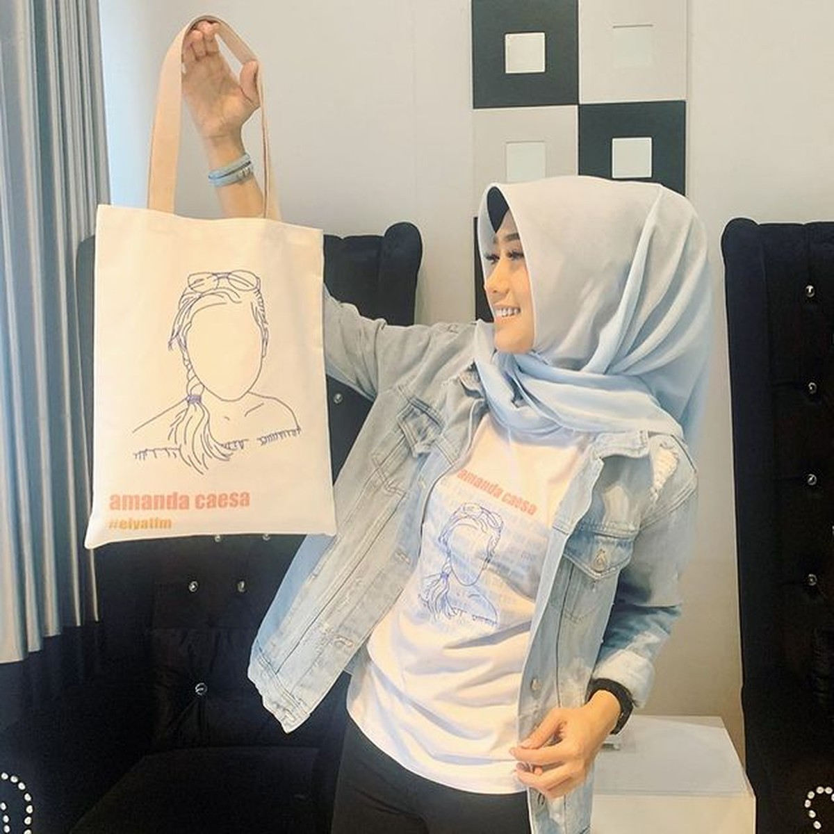 Potret Dina Risty Istri Kedua Parto yang Beda 18 Tahun Gaya Bak ABG Disorot