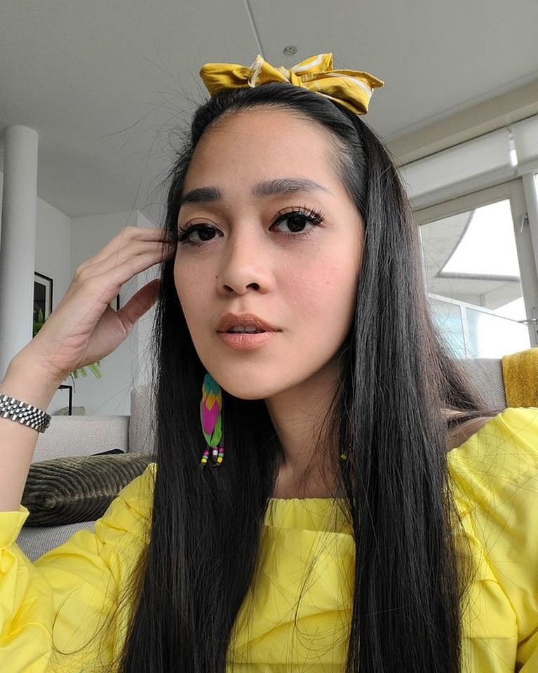 Gracia Indri diketahui pindah ke Belanda dan menetap disana ikut sang pujaan hati. Yuk kita intip kegiatannya disana!