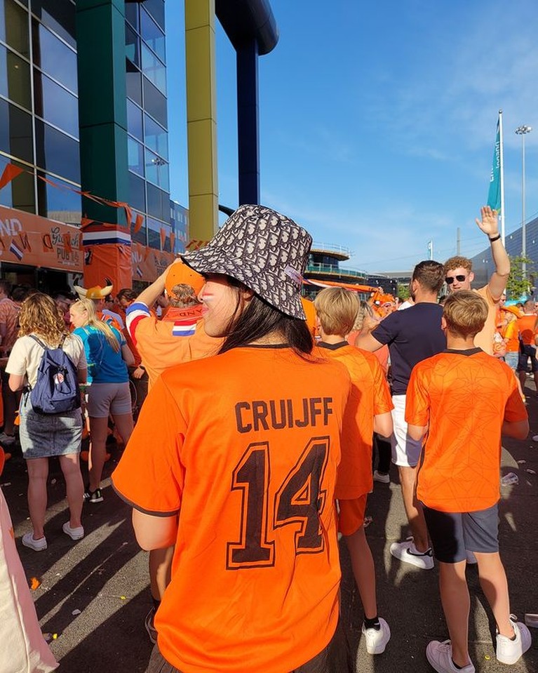 Potret Gracia Indri Hidup Bahagia di Belanda Bersama kekasih Gracia Indri diketahui pindah ke Belanda dan menetap disana ikut sang pujaan hati. Yuk kita intip kegiatannya disana!