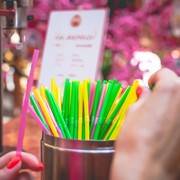 Penggunaan Sedotan Plastik Ternyata Berbahaya Bagi Kesehatan dan Lingkungan