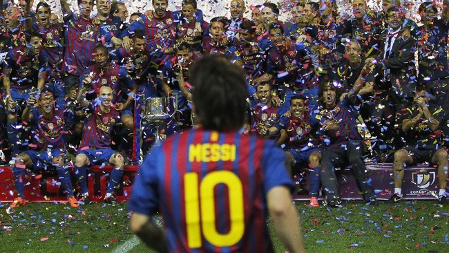 Hengkangnya Lionel Messi dari Barcelona menyisakan misteri siapa yang akan mengambil alih nomor punggung 10 keramat tersebut.