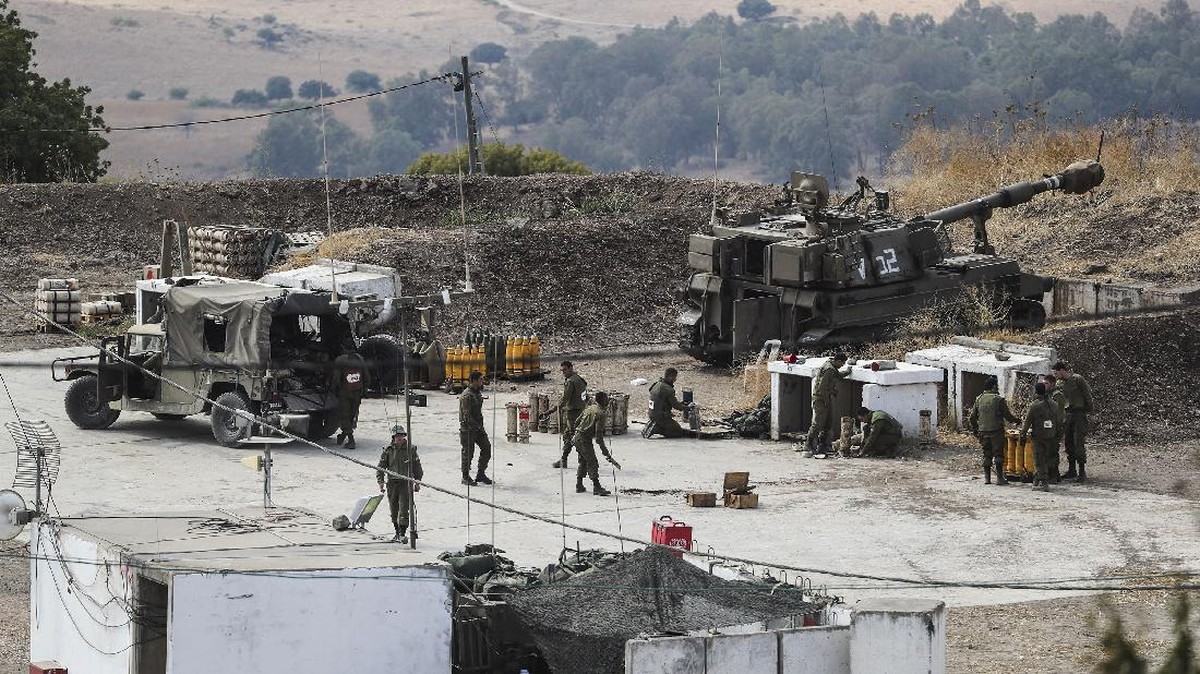 FOTO: Serangan Tank Israel Bombardir Perbatasan Libanon