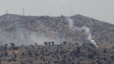 Isral menyerang Tentara Pembebasan Suriah di dekat Dataran Tinggi Golan, area yang kini dikuasai Israel.