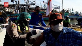 VIDEO: Usai Terima  Bansos, Nelayan Disuntik