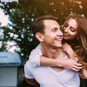5 Zodiak yang Dikenal Mudah Jatuh Cinta pada Orang Lain, Apakah Kamu Termasuk?
