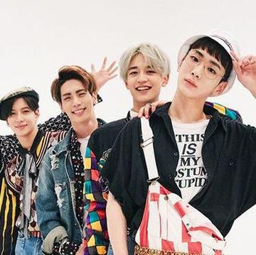 img-title Perpanjang Kontrak Tanpa Kehilangan Anggota, Idol Kpop Ini Langgeng Banget!
