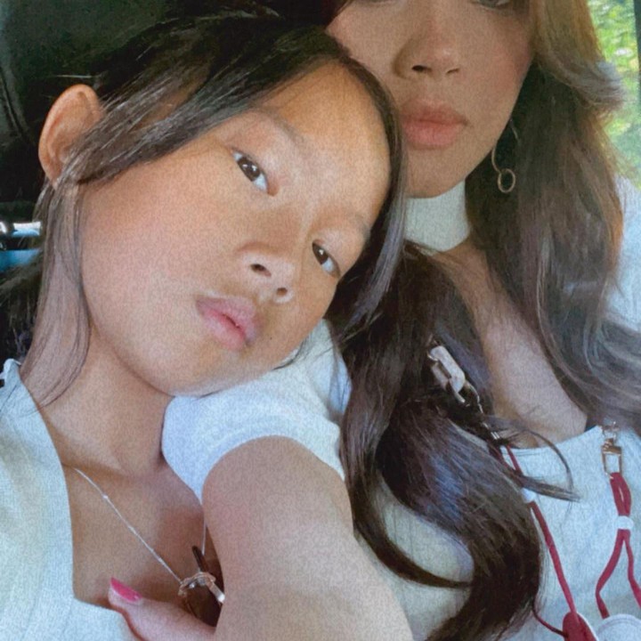 <p>Ayah Kierra merupakan seorang pengusaha tajir asal Singapura, yakni Seng Hoo Ong. (Foto: Instagram @adindabakrie)</p>