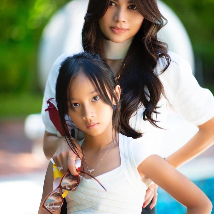 <p>Nama gadis cantik ini Kierra Amanina Ong, Bunda. Ia merupakan anak dari Adinda Bakrie, seorang sosialita sekaligus sepupu ipar artis Nia Ramadhani. (Foto: Instagram @adindabakrie)</p>