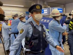 Penikaman di Kereta Komuter Tokyo Lukai 10 Orang, Apa Motifnya?
