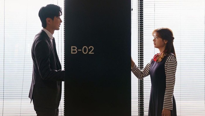 Serasa Drama Korea, Begini Serunya Pacaran Sembunyi-sembunyi dengan Rekan Kantor