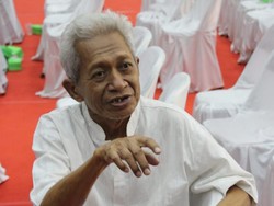 Sastrawan Akhudiat Tutup Usia