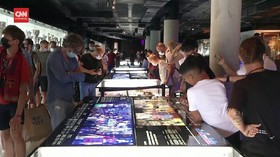 VIDEO: Messi Pergi, Fan Kunjungi Museum Barcelona