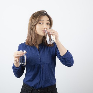 Masih Dehidrasi Padahal Sudah Banyak Minum Air Putih? 5 Hal Ini Bisa Jadi Penyebabnya!