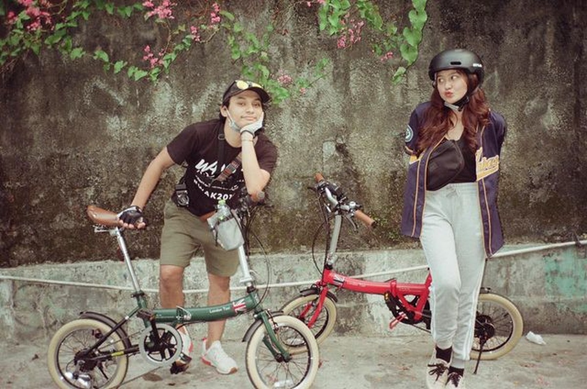 Salshabilla Adriani dan sang kekasih sedang jadi sorotan karena diisukan bertunangan&period; Yuk kita intip gaya pacaran seru mereka&excl;