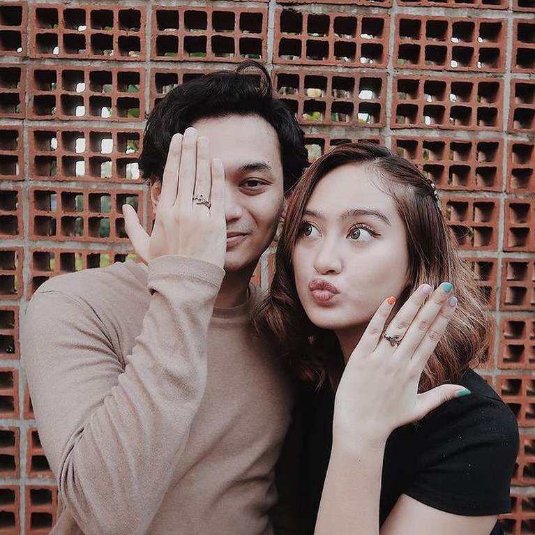 mereka sering berkata lirik