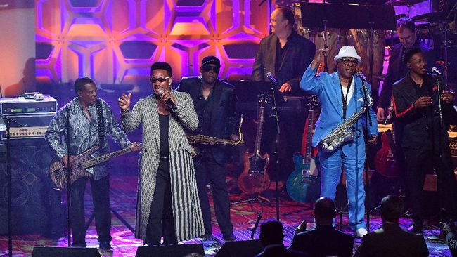 Kool & The Gang populer dengan lagu-lagu seperti Get Down On It, Celebration, Cherish, dan Ladies Night.