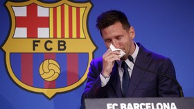Messi Menangis Ucapkan Perpisahan dengan Barcelona
