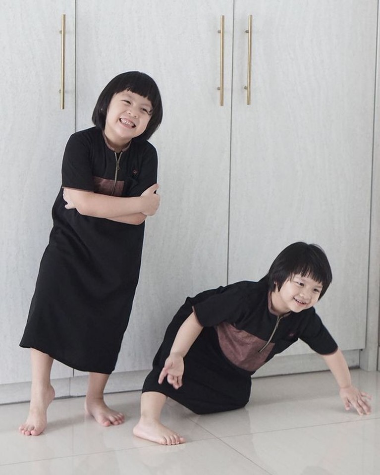 Pernikahan Donita dan Adi Nugroho tampak harmonis dan jarang diterpa isu miring. Yuk kita lihat potret bahagia mereka!