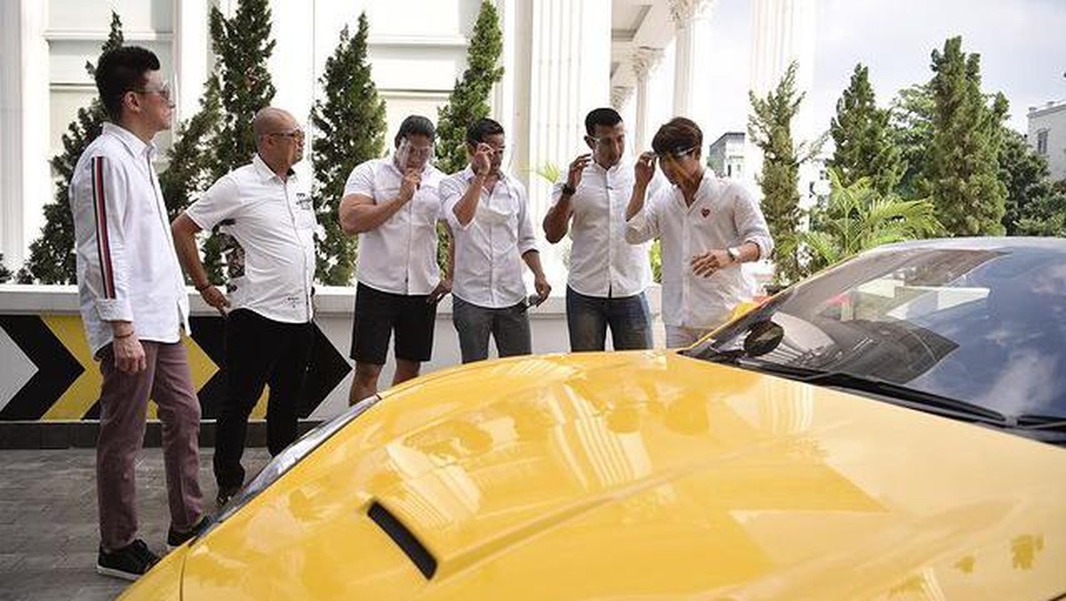 Para sahabat sudah bersiap dampingi Rizky Billar akan melepas masa lajangnya&period; Yuk kita intip potret tampan para groomsmen&excl;