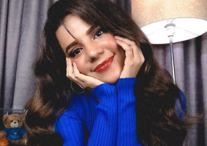 Punya suara yang powerful dan memukau, Nowela sukses memenangkan ajang Indonesia Idol tahun 2014. Wanita penuh pesona ini memiliki darah campuran Papua dan Batak. (Foto: instagram.com/mikhelia)